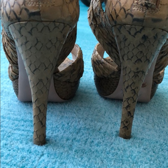 Prada heels size 38.5 snake heels - Picture 7 of 7